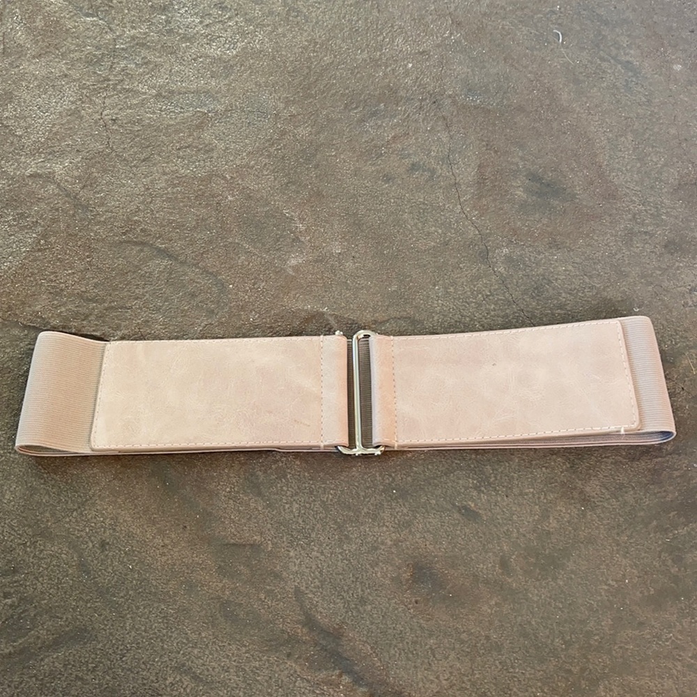 Women’s gray wide stretchy belt